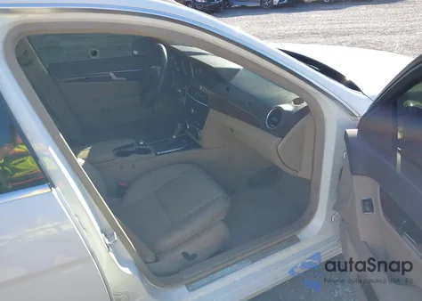 2014 Mercedes-Benz C 250 Luxury from USA, damaged, VIN WDDGF4HB6EG171947